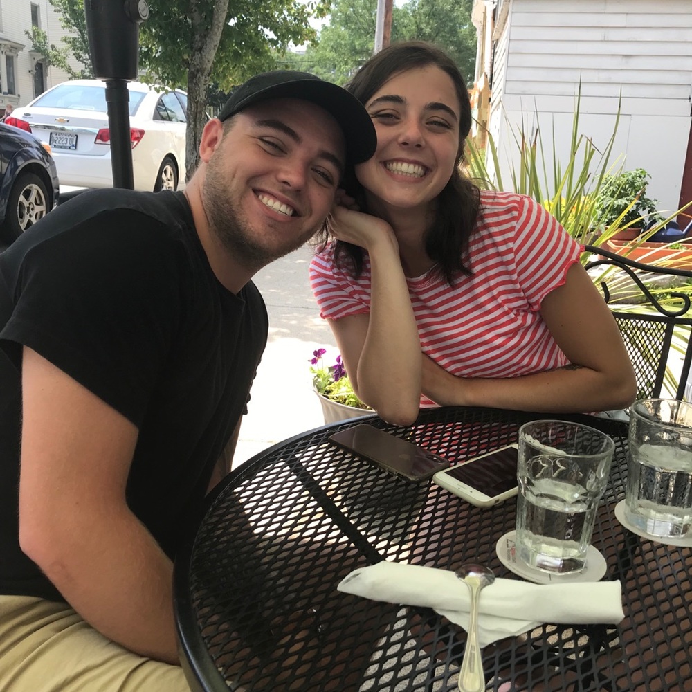 🌻 hello Poshmark friends!! here’s a lil about me!